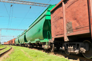 kradzieże towarów z transportów kolejowych